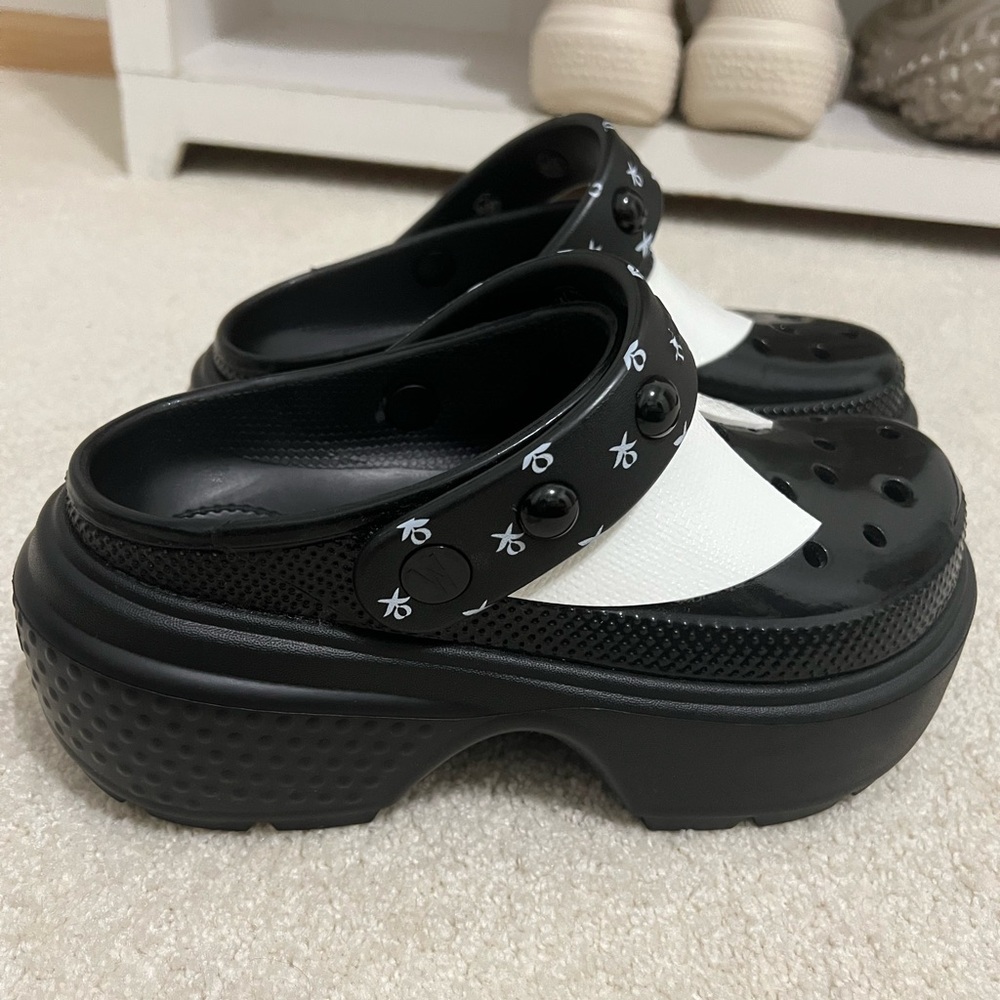 CROCS Black and White Sandals - Picture 9 of 9